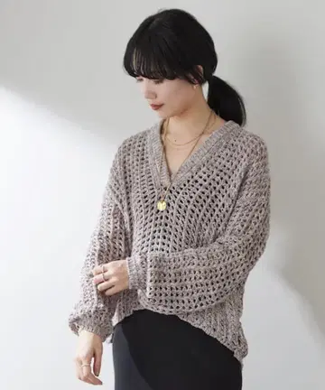 새상품급 SHENERY V넥 로우게이지 니트 키넥