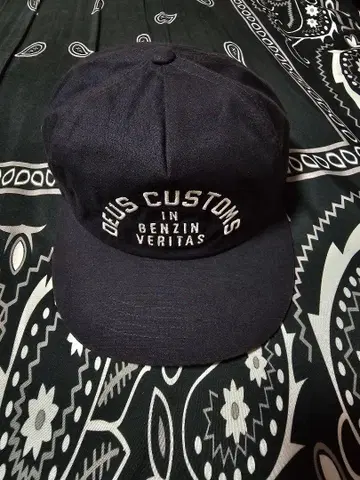 DEUS CUSTOMS 네이비 플랫 빌 캡