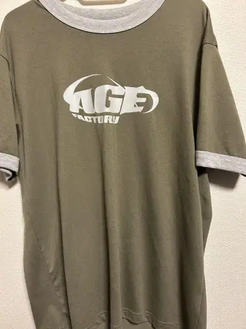 Age Factory 링거 티셔츠 카키
