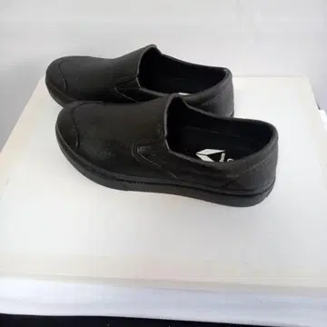 블랙 슬립온 합성섬유