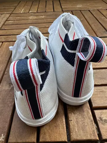 [ LACOSTE ] 스니커즈 UK 9