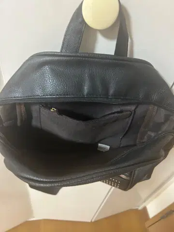스터드 장식 블랙 백팩
