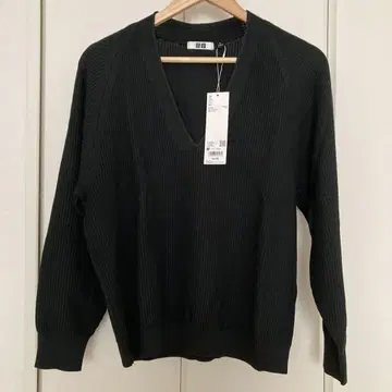 UNIQLO U V넥 스웨터 M 사이즈