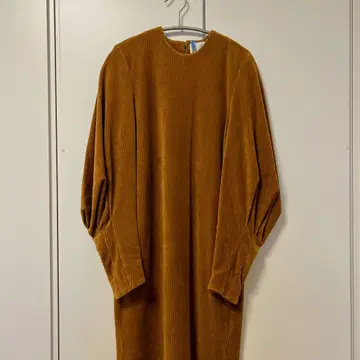 마메쿠로구치 Ribbed Velour Jersey Dress
