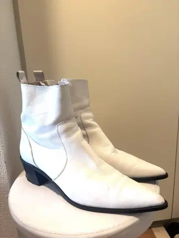 [ 선착순 ] ZARA 화이트 가죽 부츠