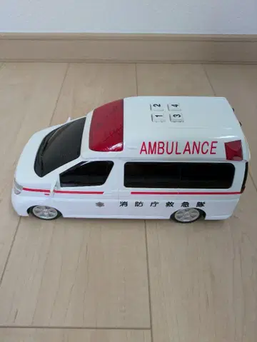 ELGRAND 구급차 화이트