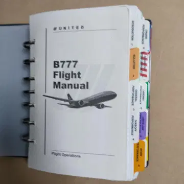 B777 Flight Manual (United Airlines)