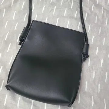인조 가죽 숄더백