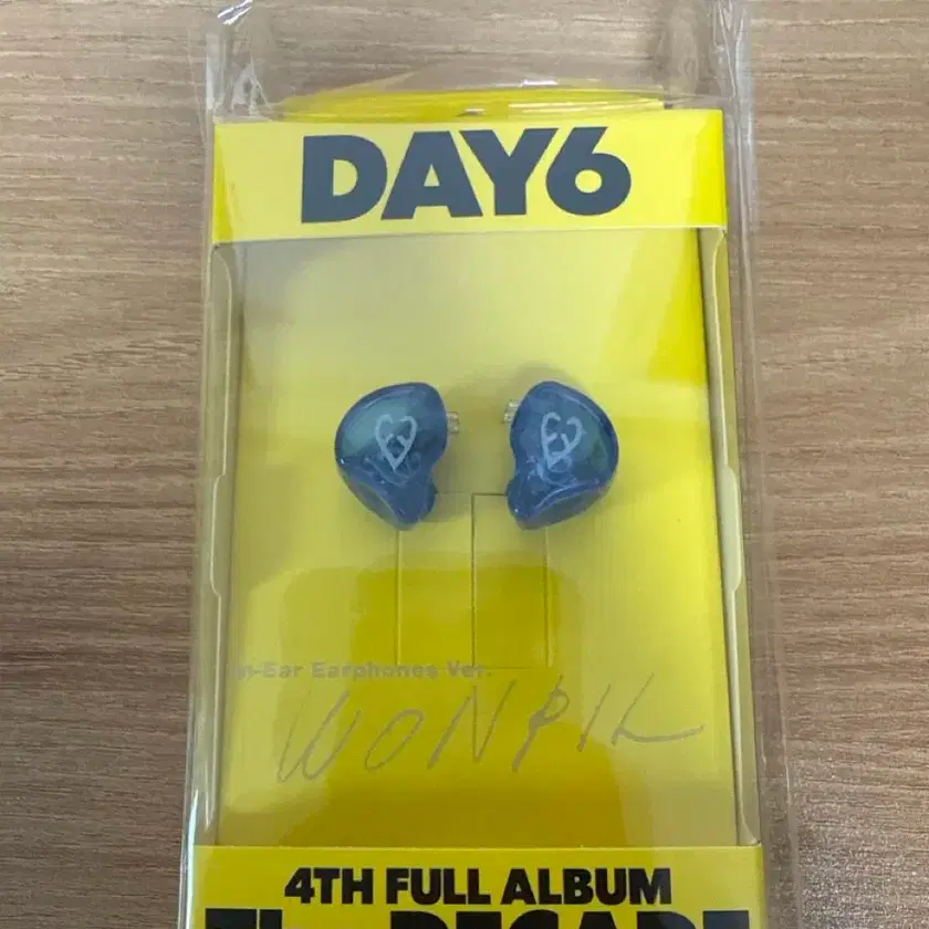 DAY6 | 데이식스 Day6 Earphones / In-ear Wonpil on Bunjang Global Site.