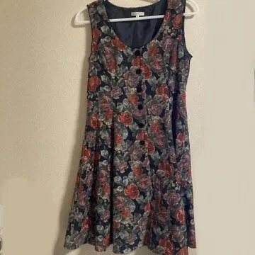 레스트로즈 꽃무늬 원피스