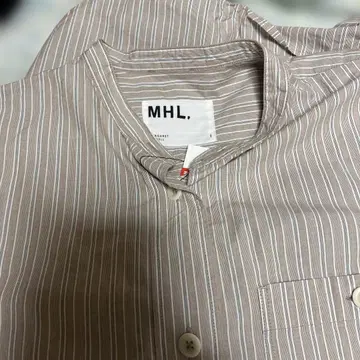 MHL. 스트라이프 반팔 블라우스