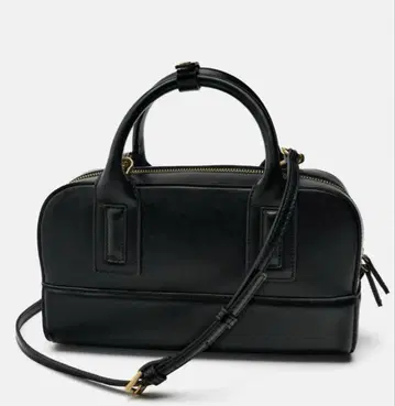 ZARA 블랙 합성 피혁 가죽 숄더백 보스턴 블랙 완판 가격 인하