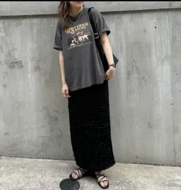 디스코트 피그먼트 모듬 락 T셔츠 차콜 그레이