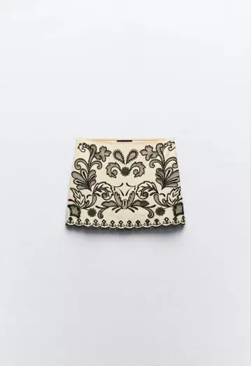 ZARA 아이보리 플라워 패턴 미니 스커트