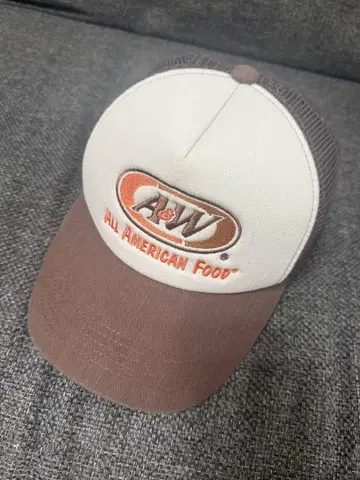 A&W 트래커 캡 화이트 브라운