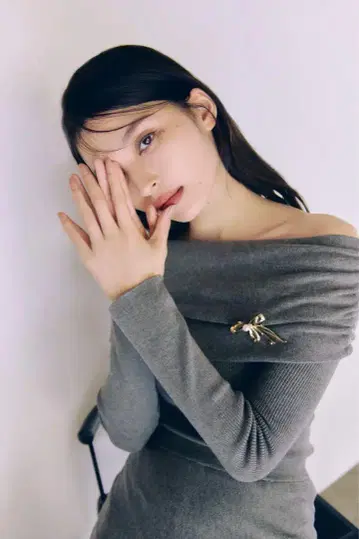 SNIDEL 스나이델 브로치 부착 오프숄더 니트 세트 셋업