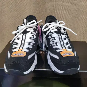 스케쳐스 150030