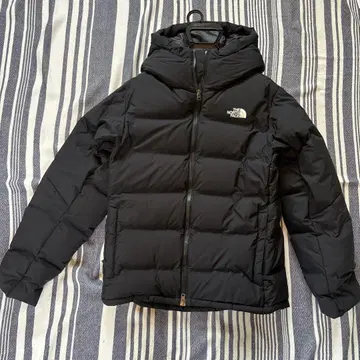 THE NORTH FACE 블랙 다운 자켓