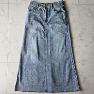 새상품급 라운지 드레스 24년 데님 맥시 스커트 블루 컷오프 가공