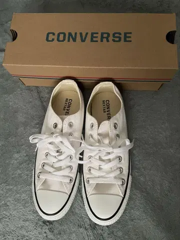 CONVERSE NEXSTAR 화이트 24.0cm 새상품급