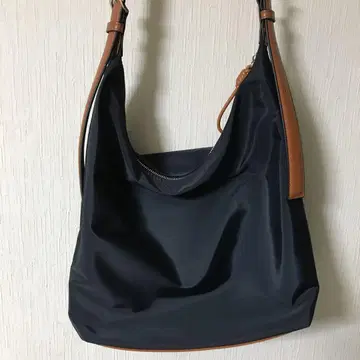 네이비 나일론 숄더백