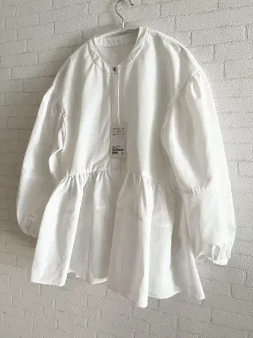 새상품 택 포함* 그린 라벨 릴랙싱 페플럼 블라우스 F 화이트
