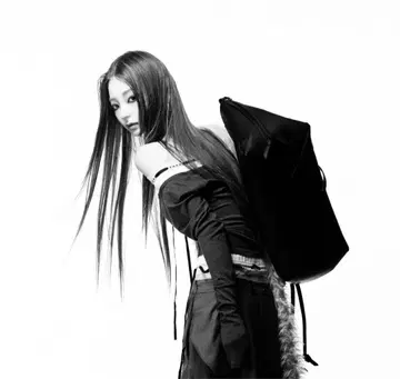 S 레이스 트리밍 오프 숄더 탑