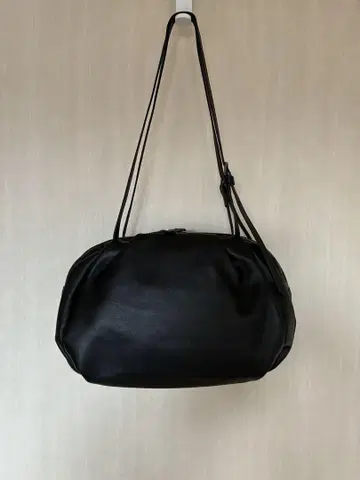 ear PAPILLONNER(이아 파피요네) 콜론 보스턴 백