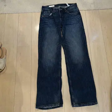 새상품 ZARA 다크 블루 스트레이트 데님