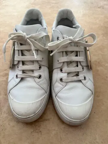 Roger Vivier 화이트 스니커즈