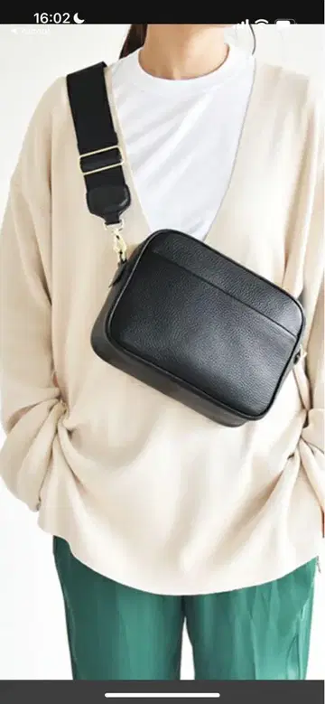 소가죽 숄더백
