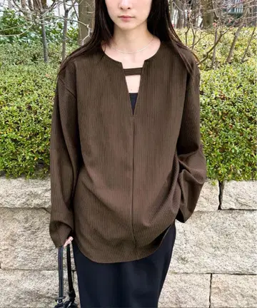 [새상품] select moca 키넥트 립플 와이드 슬리브 상의