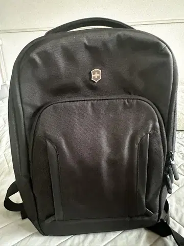 Victorinox 블랙 백팩