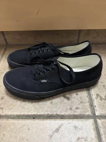 VANS authentic
