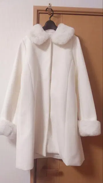 INGNI 비쥬 코트 화이트
