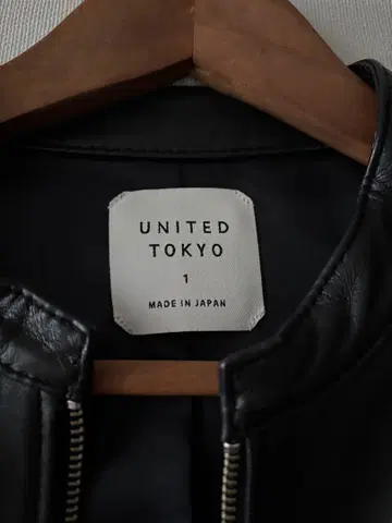 UNITED TOKYO 블랙 가죽 자켓