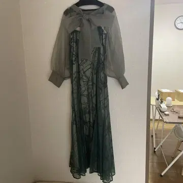 그린 리본 드레스 벌룬 슬리브