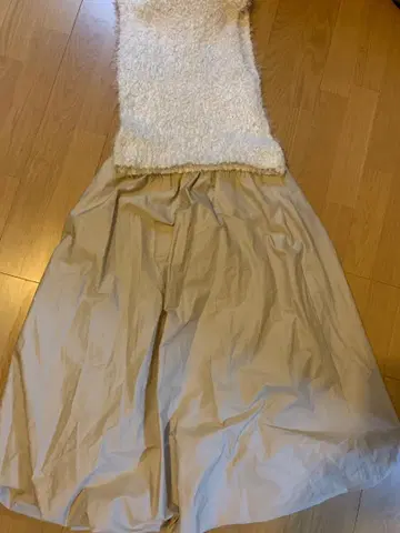 ZARA 플레어 스커트 베이지 S 사이즈