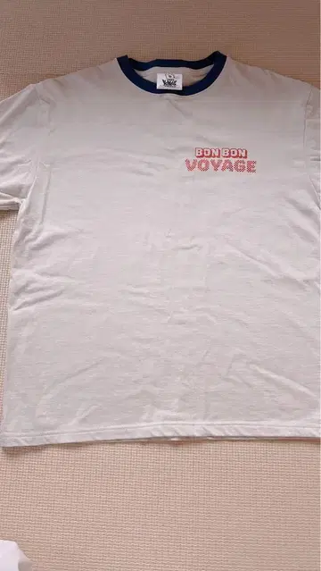 BON BON VOYAGE 반팔 티셔츠