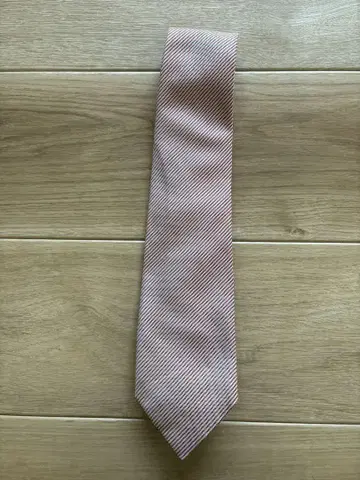 CORNELIANI 빨간색과 화이트 스트라이프 넥타이