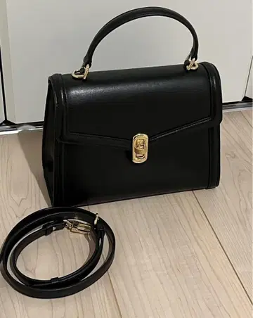 Metrocity 소가죽 가죽 사첼백 미디엄