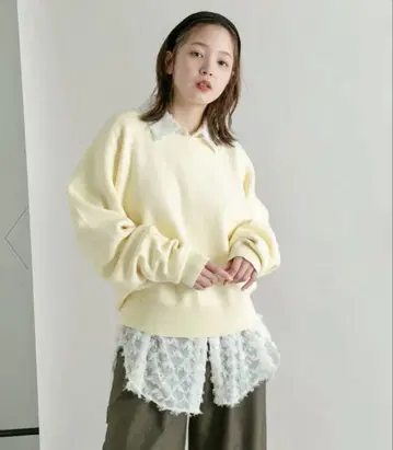 KBF 플랫 패턴 크루넥 니트