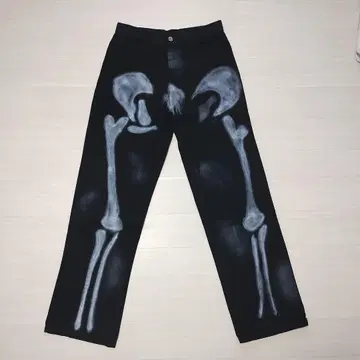 스켈레톤 본 프린트 블랙 데님 팬츠