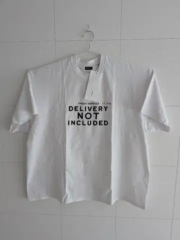 FreshService FS PRINTED TEE 'D.N.I'