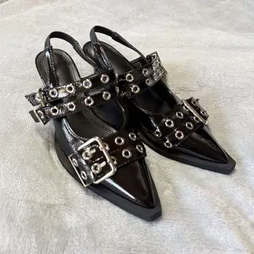 새상품급 SLY POINTED TOE BELTED 샌들 블랙