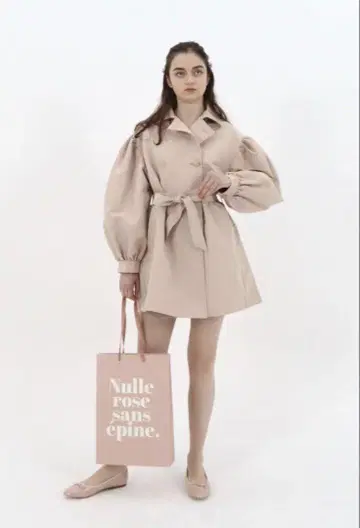epine arm volume mini trench coat pink