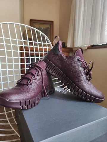 Ecco 가죽 스니커즈 40