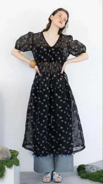 [ 새상품 ] KBF 시어 자카드 원피스 black 블랙