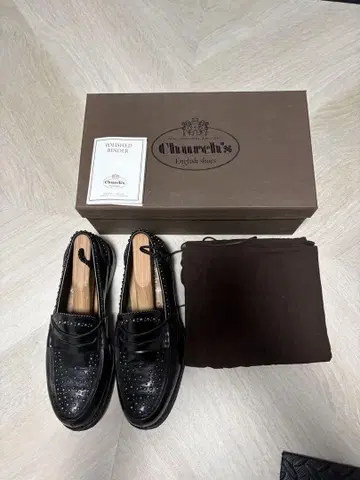 Church's Permbrey Met 스터드 로퍼
