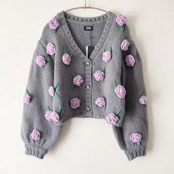 [택 포함 새상품] PAMEO POSE 니트 가디건 장미 그레이